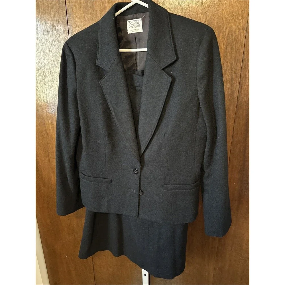 Vintage Koret Career Women’s Black 100% Wool 2 PC Skirt Suit Size 14 Made In USA
